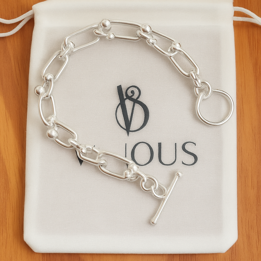 VS22-crafted from high-quality Silver925, this elegant Tiffany-style bracelet