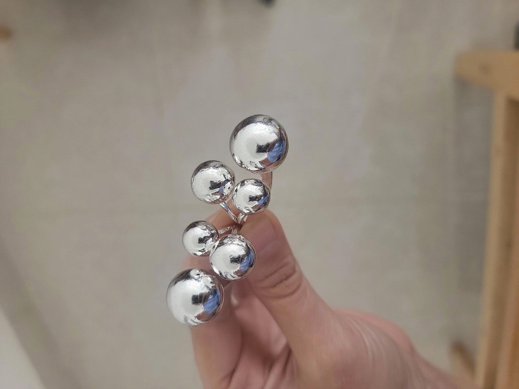 VS29-Small spheres, big style