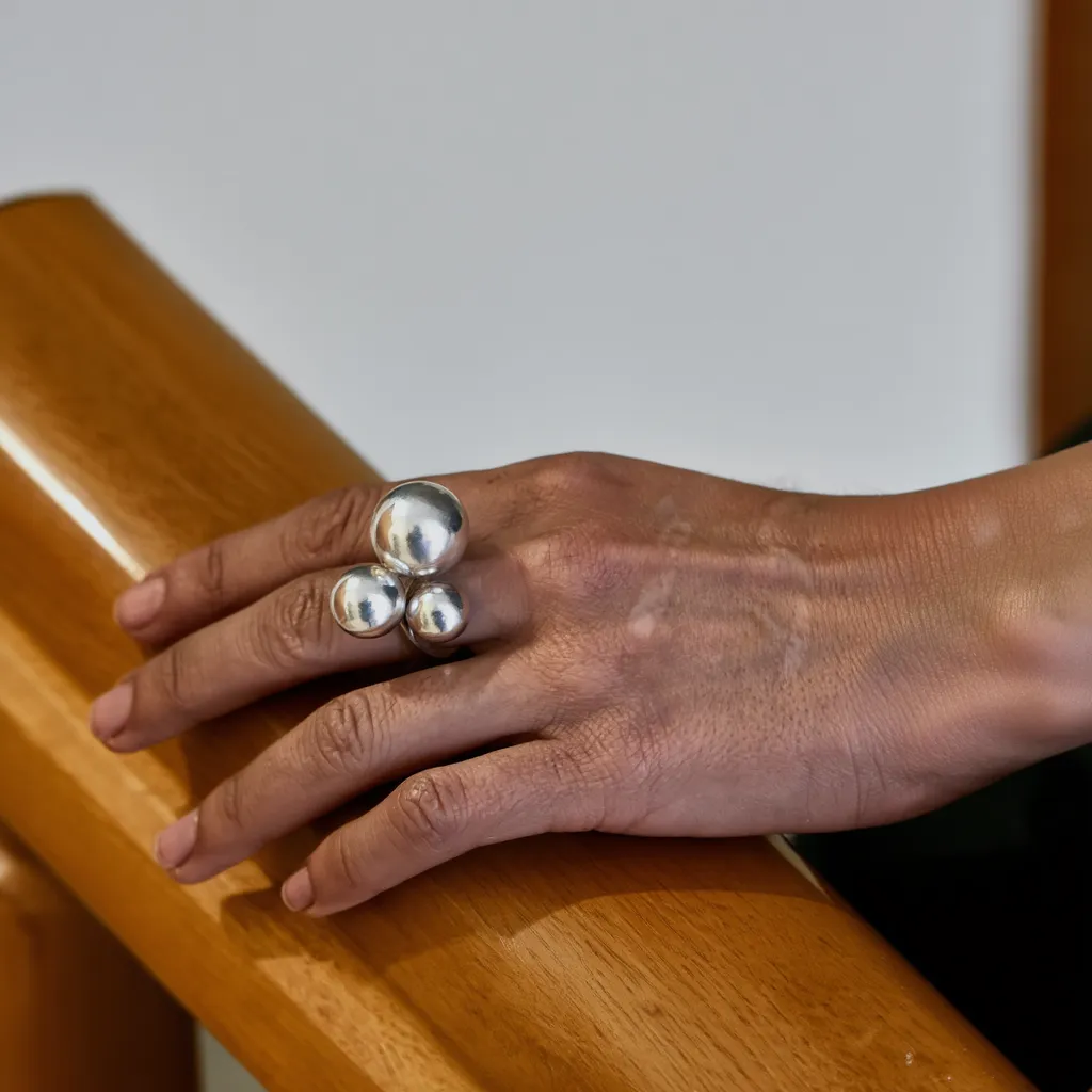 VS10-Handmade Silver Triple Circle Ring – Modern Minimalist Design