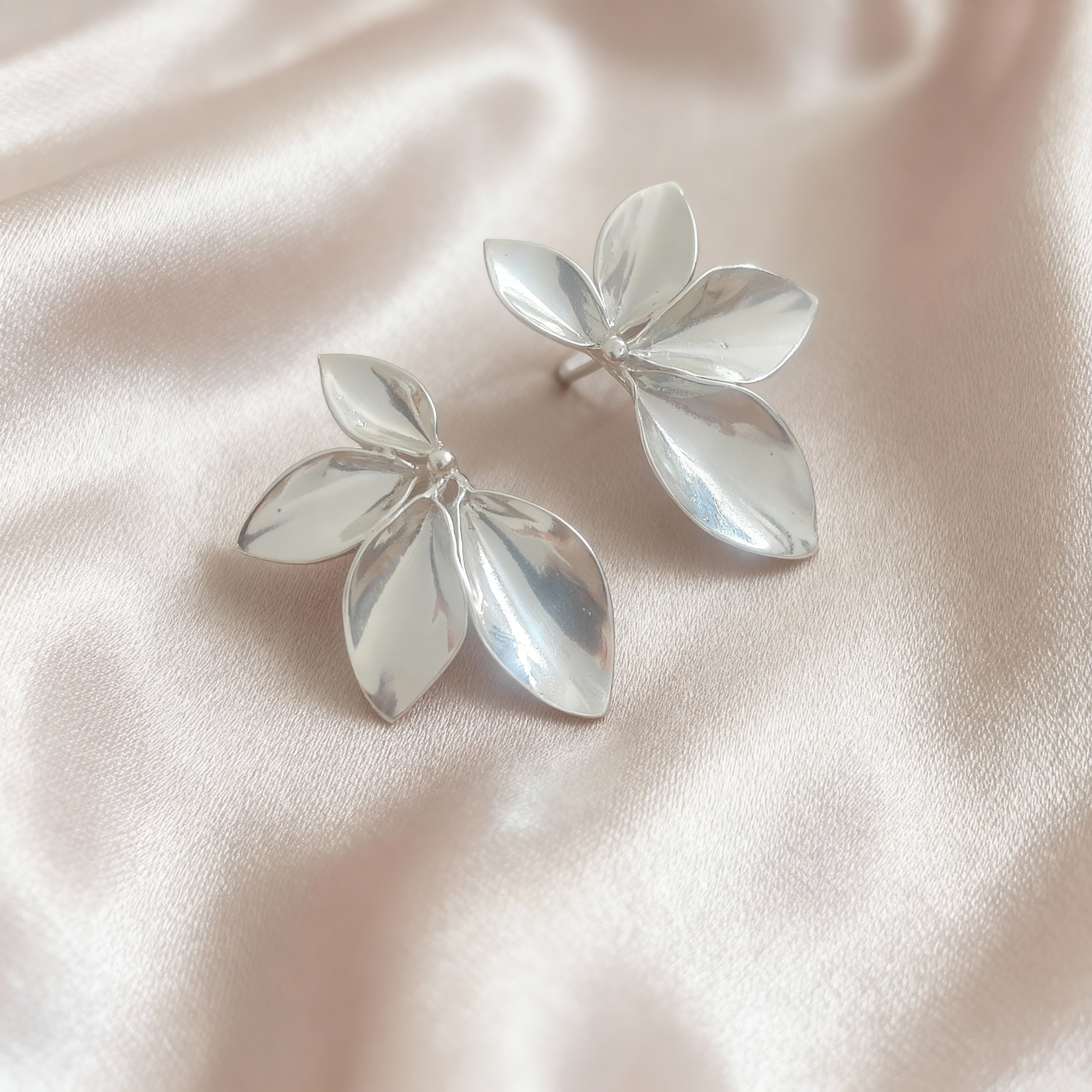 VS11-Silver Leaves Earrings – A Gentle Whisper of Nature