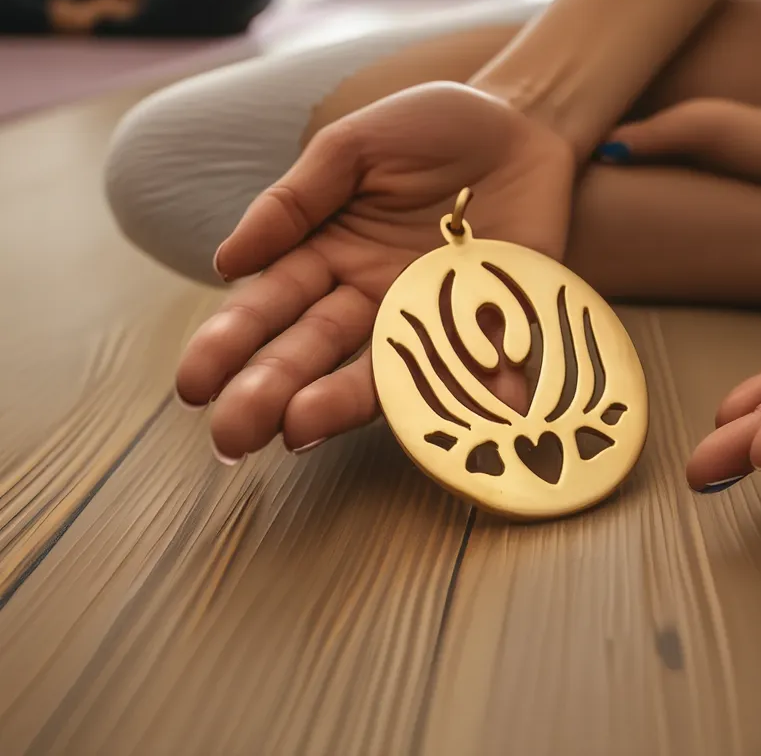 VS24-beauty of our Lotus Pendant