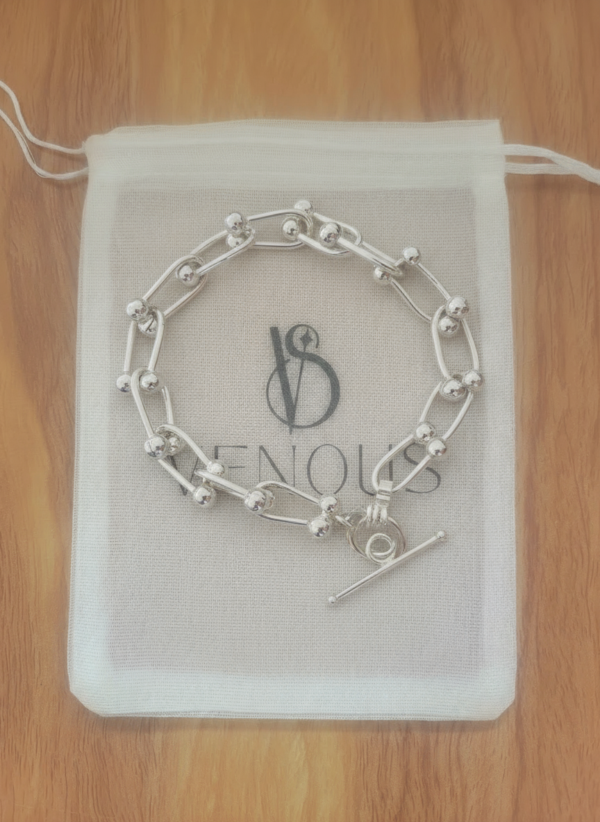 VS22-crafted from high-quality Silver925, this elegant Tiffany-style bracelet