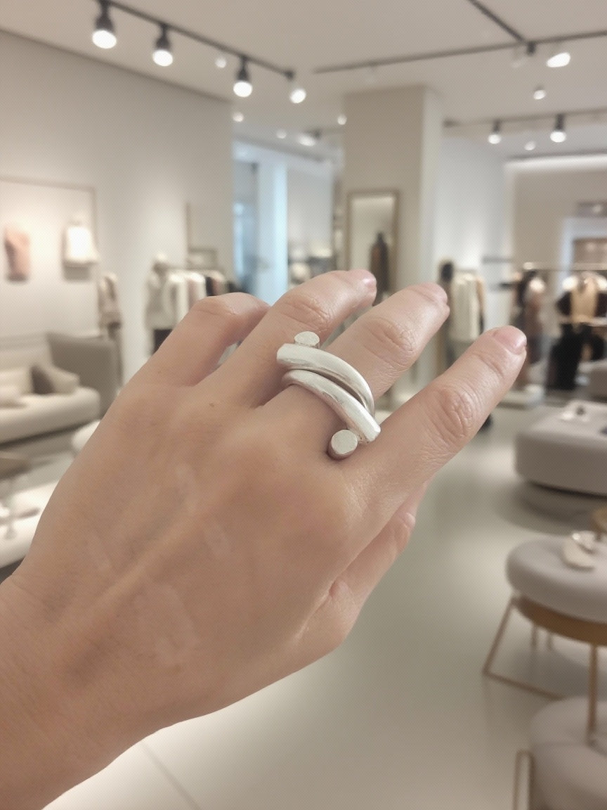 VS14-handcrafted Silver925 rings that can be worn individually or layered together