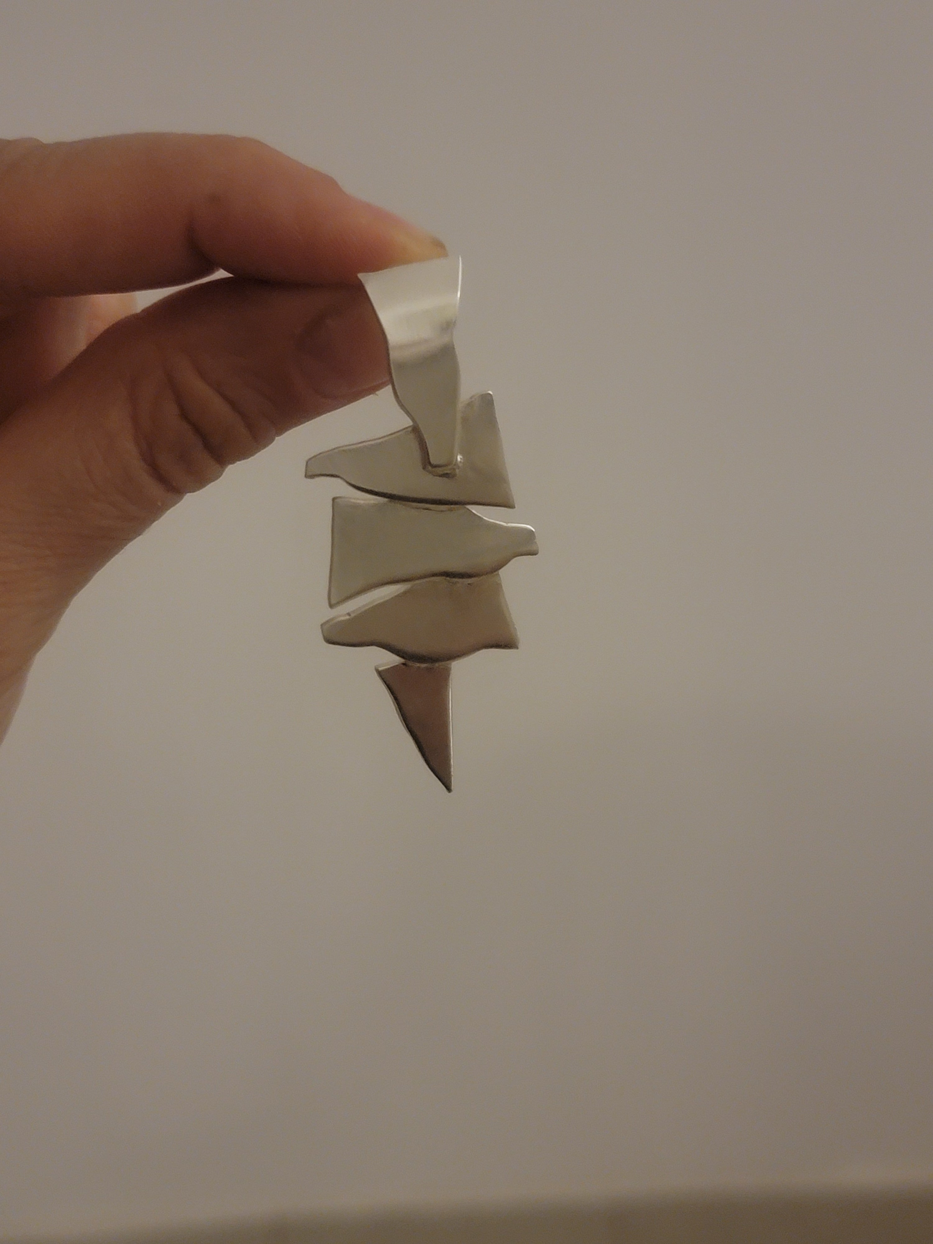 VS16-handcrafted Silver925 earrings symbolize the beauty of imperfection.