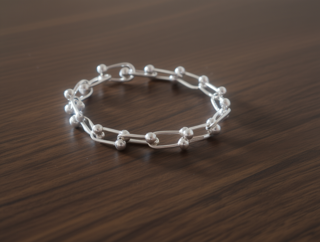VS22-crafted from high-quality Silver925, this elegant Tiffany-style bracelet