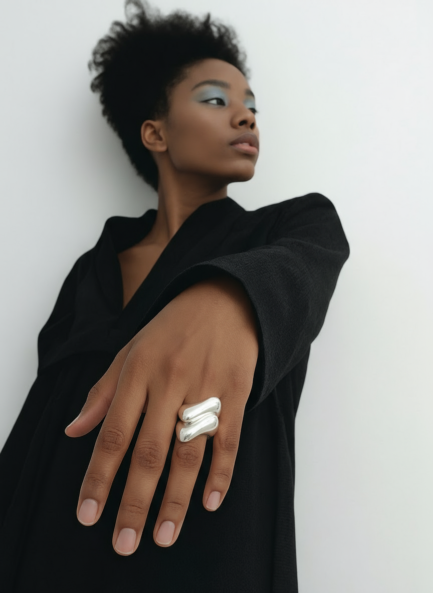 VS15-handcrafted Silver925 rings features two separate pieces