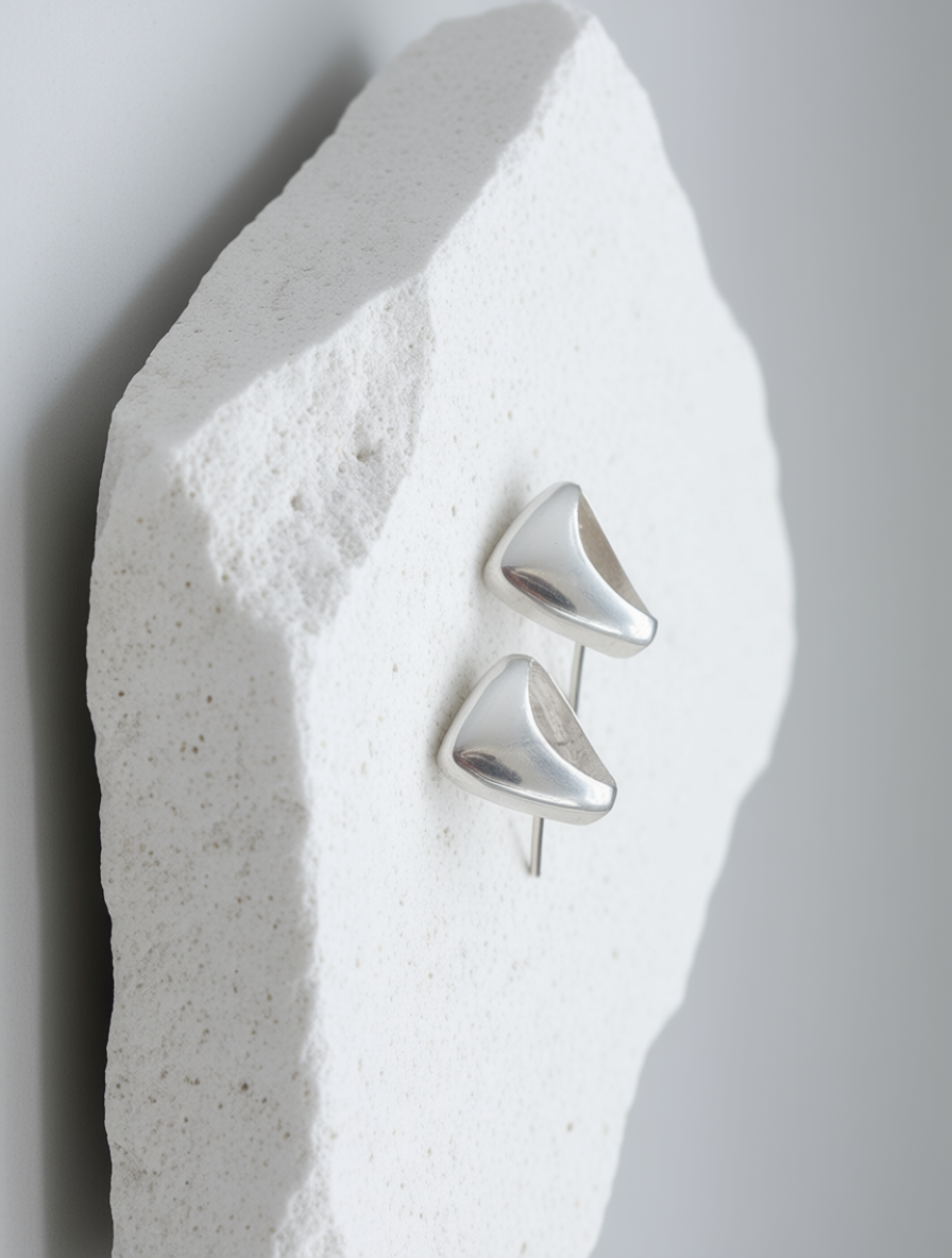 VS15-handcrafted Silver925 rings features two separate pieces