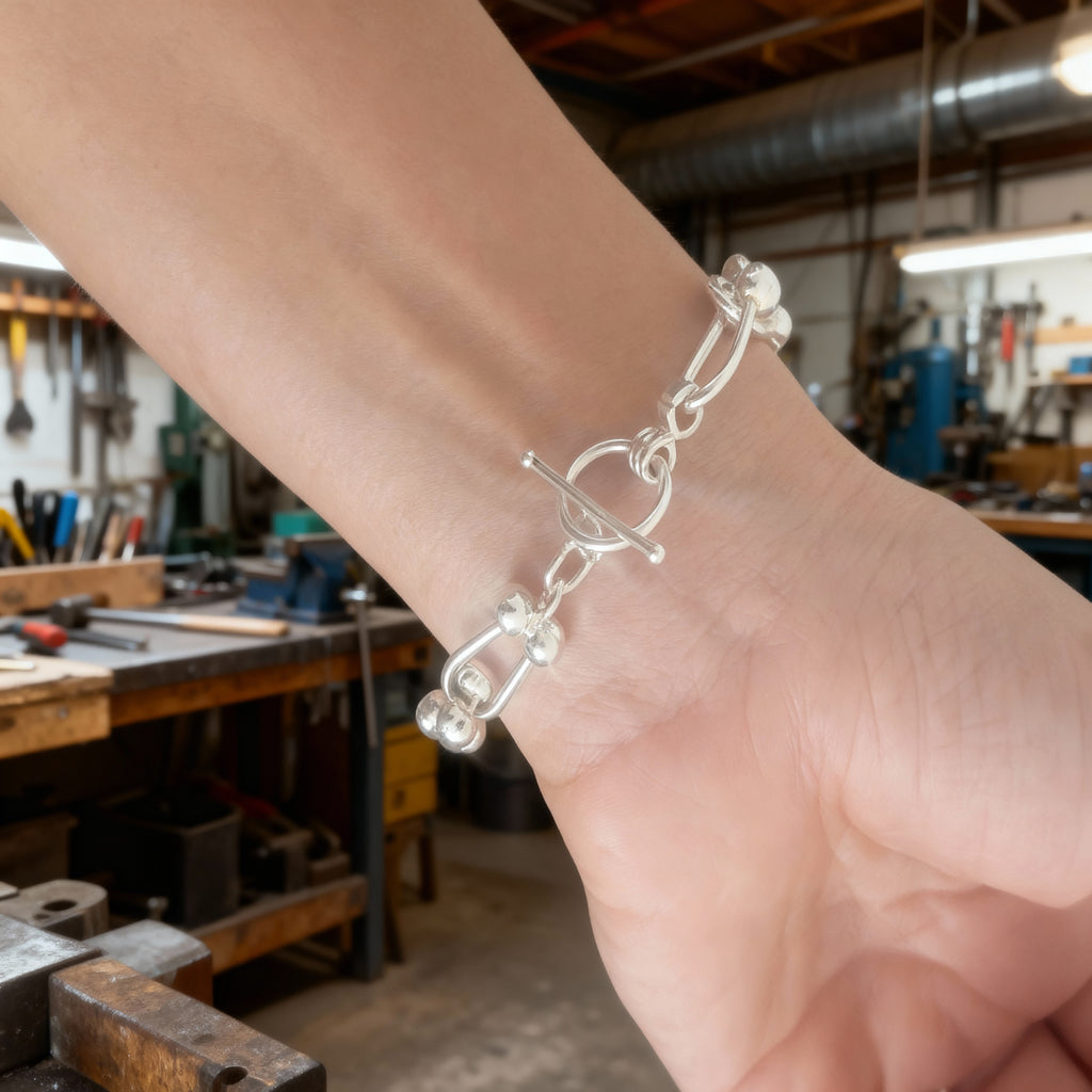 VS22-crafted from high-quality Silver925, this elegant Tiffany-style bracelet