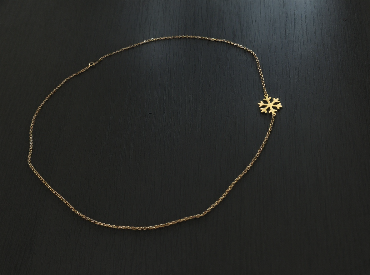 VS20-Snow pendant. Made with silver and gold-plated