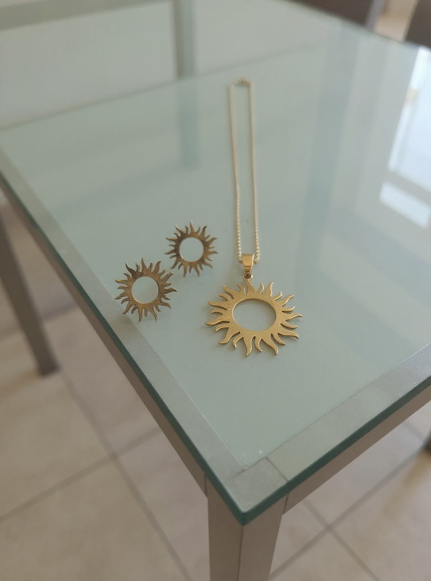 VS27-Let this delicate sun illuminate your soul with its intricate design